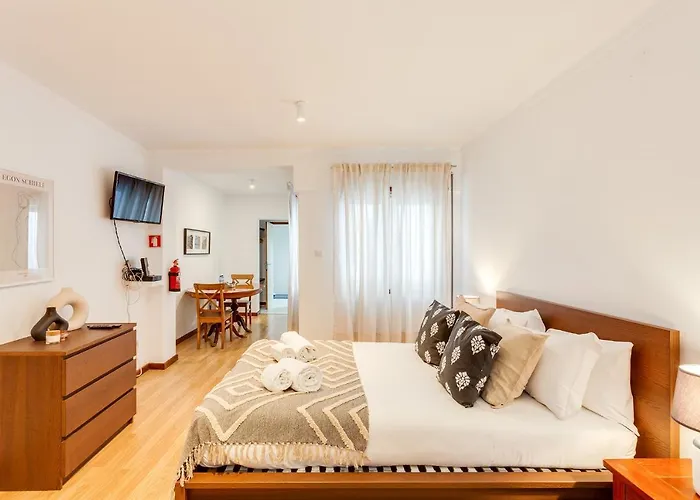 Апартаменты Bonjardim Downtown By Da'home