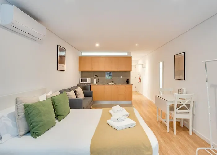 Bonjardim Downtown By Da'home *