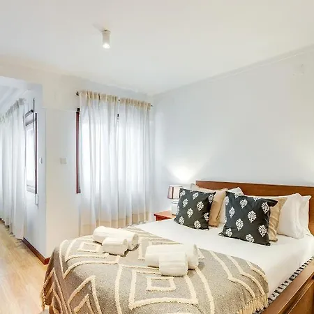 Апартаменты Bonjardim Downtown By Da'home