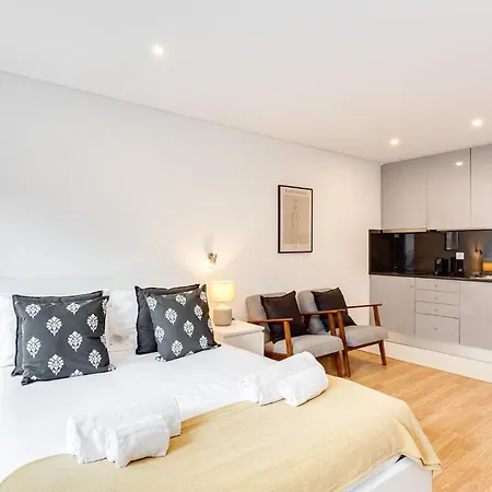 Апартаменты Bonjardim Downtown By Da'home