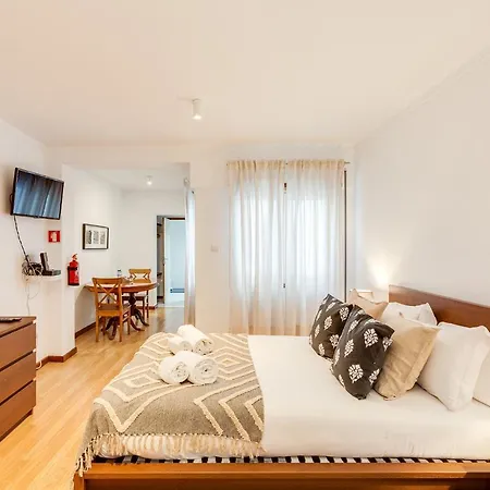 Апартаменты Bonjardim Downtown By Da'home