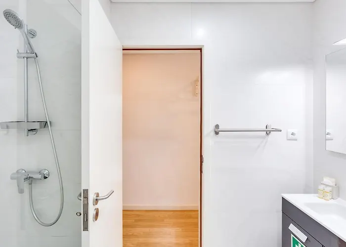 Bonjardim Downtown By Da'home